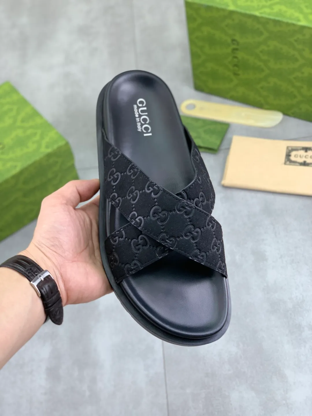 Men's Men's Shoes💰P320💰[New Style]🎁🎁🎁 High-quality GUCCI new casual slippers for the Year of the Snake, original official website, perfect workmanship, transmitting a kind of noble luxury, sublimating its definition of luxury in Gucci's high-end extraordinary craftsmanship. Original Gucci double G combination outsole, code number: 38-44 (45 customized)